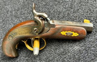 kleiner Derringer.44