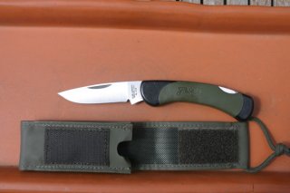 Hochwertiges Herbertstaschenmesser mit olivfarbenem griff Armymesser?