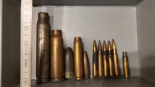 Diverse Hülsen Militär