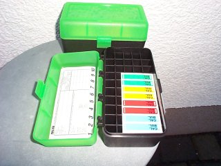 "Mit Scharnier" MTM RLLD-50er Patronenbox für .300/.458 Win Mag/.444 Marlin u.v.m grün/schwarz