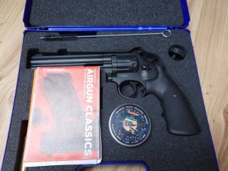 Umarex CO2-Revolver S&W 686 – schwarz – mit Koffer & Zubehör – sehr guter Zustand