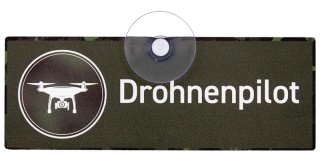 1 x Autoschild "Drohnenpilot" nato grün | mit Saugnapf Windschutzscheibe 18x6,5cm Aluverbundplatte