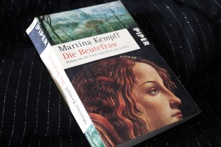Die Beutefrau - Roman um die letzte Liebe Karls des Großen M. Kempff