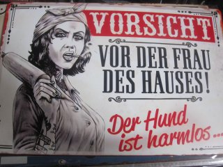 Die Frau des Hauses !!! auf Blech 20x30 cm versandkostenfrei