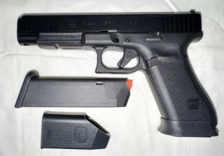 Glock 34 Gen5 MOS mit reichlich Zubehör
