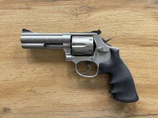 Smith & Wesson Revolver 686-5 Security Special, Kaliber .357Magnum, 4''