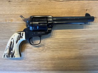 SAA Revolver Taurus Gaucho .45 LC