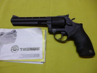 1 Revolver Taurus 689, Kal. .357Mag