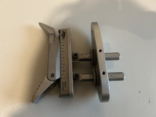 Anschütz Schaftkappe Alu 4759 mit Schaftkappenausleger