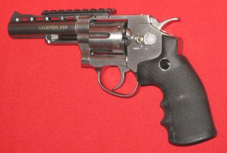 CO2 Revolver aus der LEGENDS - Serie, ein S 40 mit F - Zeichen in CAL. 4,5mm