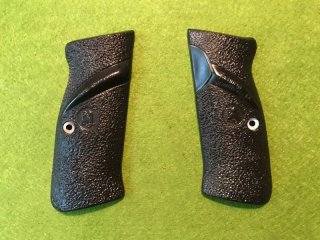 PACHMAYR GUMMIGRIFFSCHALEN SIGNATURE FÜR CZ 75 EVTL. NACHBAUTEN