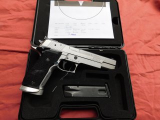 Sig Sauer X Six, 1. Gen. (Supermatch?) Kal. 9 mm Luger mit Reservemagazin und orig. Koffer