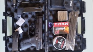 Smith & Wesson M&P 9c 9mm Schreckschuss mit viel Zubehör