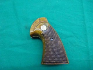 Original Holzgriffschalen für Colt Python