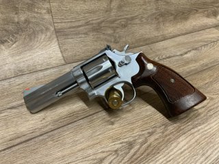 Revolver Smith & Wesson 686 Stainless Steel 4 Zoll .357 Magnum